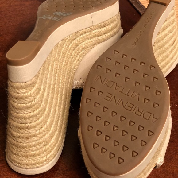 NWOT Adrienne Vittadini Platform Natural Wedge - Picture 5 of 8